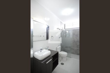 Casa à venda com 230m², 3 quartos e 3 vagasBanheiro