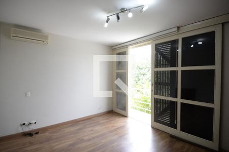 Casa à venda com 230m², 3 quartos e 3 vagasSuíte 1