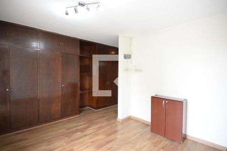 Casa à venda com 230m², 3 quartos e 3 vagasSuíte 1