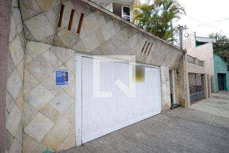 Casa à venda com 230m², 3 quartos e 3 vagasFachada 