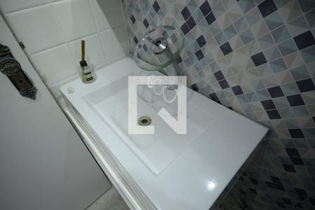 Casa à venda com 230m², 3 quartos e 3 vagasBanheiro de Serviço