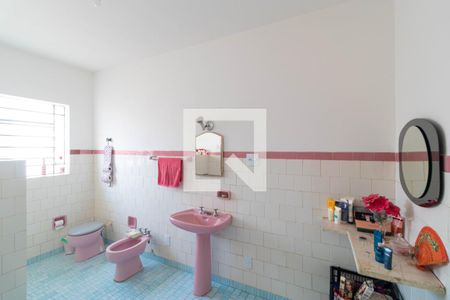 Casa à venda com 210m², 3 quartos e 4 vagas Casa à venda com 210m², 3 quartos e 4 vagasBanheiro 01