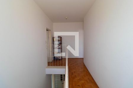 Casa à venda com 210m², 3 quartos e 4 vagas Casa à venda com 210m², 3 quartos e 4 vagasCorredor