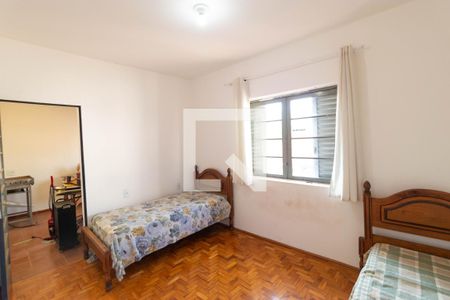 Casa à venda com 210m², 3 quartos e 4 vagas Casa à venda com 210m², 3 quartos e 4 vagasQuarto 02