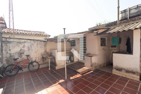 Casa à venda com 210m², 3 quartos e 4 vagas Casa à venda com 210m², 3 quartos e 4 vagasQuintal