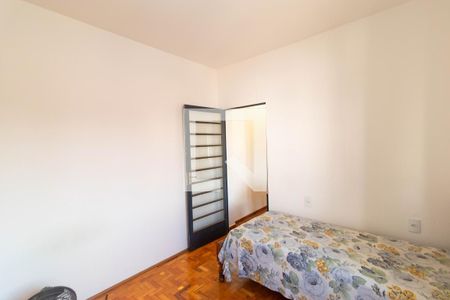 Casa à venda com 210m², 3 quartos e 4 vagas Casa à venda com 210m², 3 quartos e 4 vagasQuarto 02