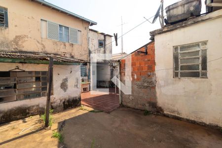 Casa à venda com 210m², 3 quartos e 4 vagas Casa à venda com 210m², 3 quartos e 4 vagasQuintal