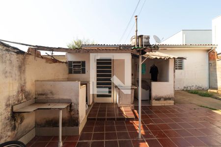 Casa à venda com 210m², 3 quartos e 4 vagas Casa à venda com 210m², 3 quartos e 4 vagasQuintal