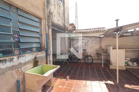 Casa à venda com 210m², 3 quartos e 4 vagas Casa à venda com 210m², 3 quartos e 4 vagasQuintal