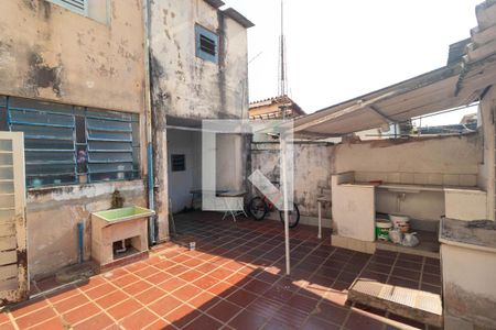 Casa à venda com 210m², 3 quartos e 4 vagas Casa à venda com 210m², 3 quartos e 4 vagasQuintal