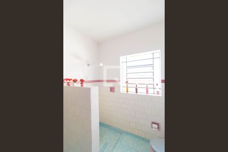 Casa à venda com 210m², 3 quartos e 4 vagas Casa à venda com 210m², 3 quartos e 4 vagasBanheiro 01