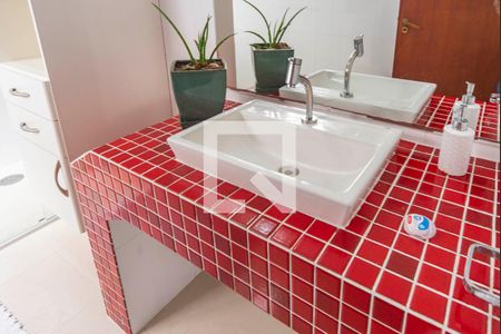 Casa à venda com 391m², 6 quartos e 4 vagasBanheiro social casa 2