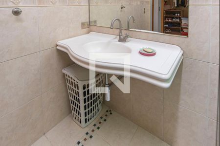 Casa à venda com 391m², 6 quartos e 4 vagasBanheiro do quarto 2 casa 2