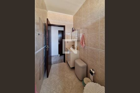 Casa à venda com 200m², 3 quartos e 2 vagas Casa à venda com 200m², 3 quartos e 2 vagasBanheiro Quarto 1