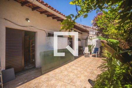 Casa à venda com 300m², 4 quartos e 3 vagas Casa à venda com 300m², 4 quartos e 3 vagasÁrea Externa