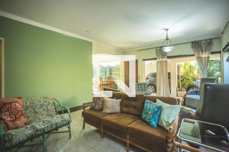 Casa à venda com 300m², 4 quartos e 3 vagas Casa à venda com 300m², 4 quartos e 3 vagasSala