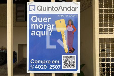 Casa à venda com 100m², 2 quartos e 2 vagas Casa à venda com 100m², 2 quartos e 2 vagasFachada