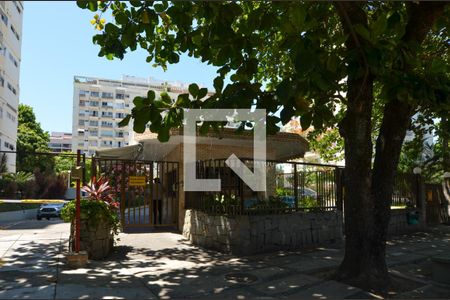 Apartamento para alugar com 67m², 2 quartos e 1 vaga Apartamento para alugar com 67m², 2 quartos e 1 vagaFachada