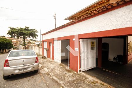 Casa à venda com 420m², 5 quartos e 3 vagasFachada