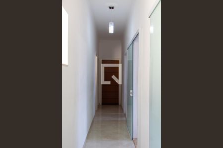 Casa à venda com 360m², 5 quartos e 4 vagas Casa à venda com 360m², 5 quartos e 4 vagasCORREDOR