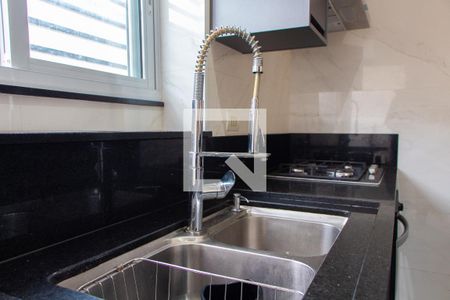 Casa à venda com 360m², 5 quartos e 4 vagas Casa à venda com 360m², 5 quartos e 4 vagasCOZINHA