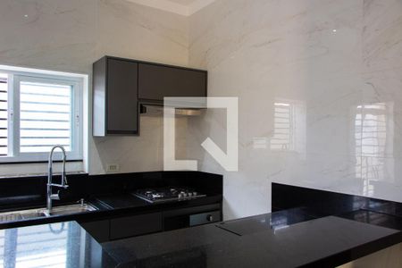 Casa à venda com 360m², 5 quartos e 4 vagas Casa à venda com 360m², 5 quartos e 4 vagasCOZINHA