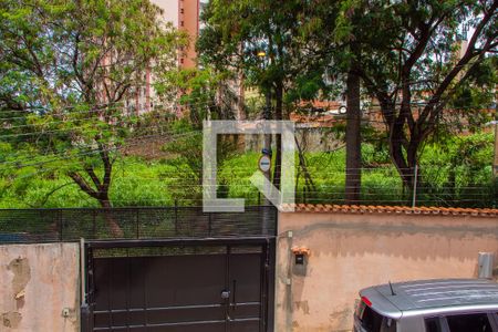 Casa à venda com 360m², 5 quartos e 4 vagas Casa à venda com 360m², 5 quartos e 4 vagasÁREA EXTERNA