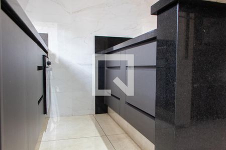 Casa à venda com 360m², 5 quartos e 4 vagas Casa à venda com 360m², 5 quartos e 4 vagasCOZINHA