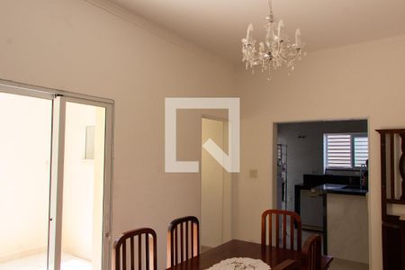 Casa à venda com 360m², 5 quartos e 4 vagas Casa à venda com 360m², 5 quartos e 4 vagasSALA DE JANTAR