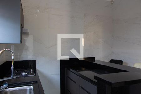 Casa à venda com 360m², 5 quartos e 4 vagas Casa à venda com 360m², 5 quartos e 4 vagasCOZINHA