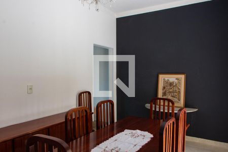 Casa à venda com 360m², 5 quartos e 4 vagas Casa à venda com 360m², 5 quartos e 4 vagasSALA DE JANTAR