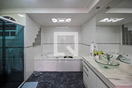 Casa à venda com 300m², 3 quartos e 2 vagas Casa à venda com 300m², 3 quartos e 2 vagasBanheiro da Suíte