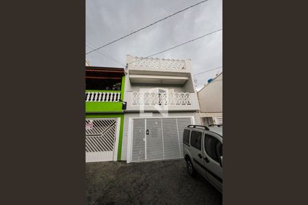 Casa à venda com 300m², 3 quartos e 2 vagas Casa à venda com 300m², 3 quartos e 2 vagasFachada