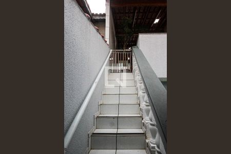 Casa à venda com 300m², 3 quartos e 2 vagas Casa à venda com 300m², 3 quartos e 2 vagasEscada