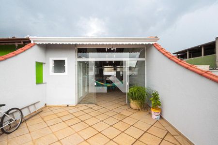 Casa à venda com 300m², 3 quartos e 2 vagas Casa à venda com 300m², 3 quartos e 2 vagasVaranda