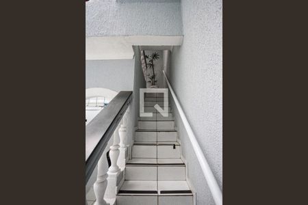 Casa à venda com 300m², 3 quartos e 2 vagas Casa à venda com 300m², 3 quartos e 2 vagasEscada