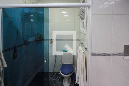 Casa à venda com 300m², 3 quartos e 2 vagas Casa à venda com 300m², 3 quartos e 2 vagasBanheiro da Suíte