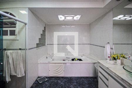 Casa à venda com 300m², 3 quartos e 2 vagas Casa à venda com 300m², 3 quartos e 2 vagasBanheiro da Suíte