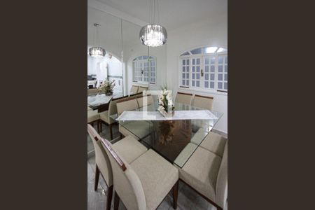 Casa à venda com 300m², 3 quartos e 2 vagas Casa à venda com 300m², 3 quartos e 2 vagasCozinha