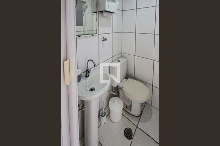 Casa à venda com 300m², 3 quartos e 2 vagas Casa à venda com 300m², 3 quartos e 2 vagasBanheiro do salão de festa