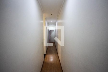 Casa à venda com 300m², 3 quartos e 2 vagas Casa à venda com 300m², 3 quartos e 2 vagasCorredor dos Quartos