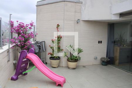 Apartamento à venda com 130m², 2 quartos e 2 vagasVaranda