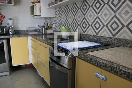 Apartamento à venda com 130m², 2 quartos e 2 vagasCozinha