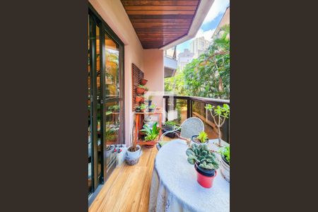 Apartamento à venda com 147m², 3 quartos e 3 vagasVaranda