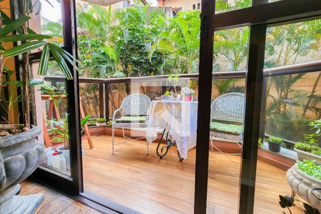 Apartamento à venda com 147m², 3 quartos e 3 vagasVaranda