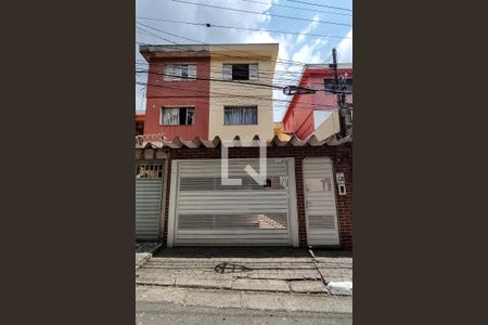 Casa à venda com 167m², 4 quartos e 4 vagas Casa à venda com 167m², 4 quartos e 4 vagasFachada
