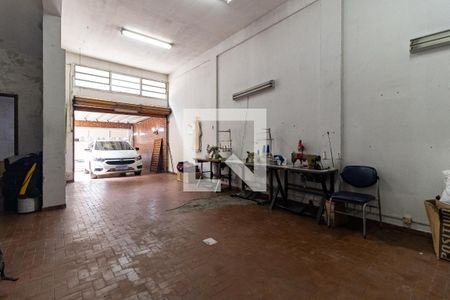 Casa à venda com 167m², 4 quartos e 4 vagas Casa à venda com 167m², 4 quartos e 4 vagasSalão