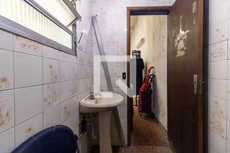 Casa à venda com 167m², 4 quartos e 4 vagas Casa à venda com 167m², 4 quartos e 4 vagasBanheiro do Salão