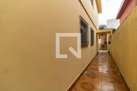 Casa à venda com 167m², 4 quartos e 4 vagas Casa à venda com 167m², 4 quartos e 4 vagasCorredor Lateral