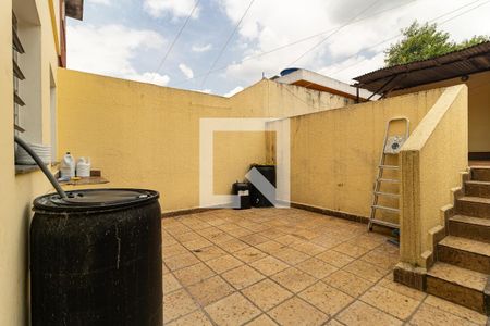 Casa à venda com 167m², 4 quartos e 4 vagas Casa à venda com 167m², 4 quartos e 4 vagasQuintal